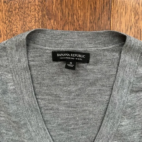 NWOT Banana Republic Grey Merino Wool Sweater - Picture 3 of 8